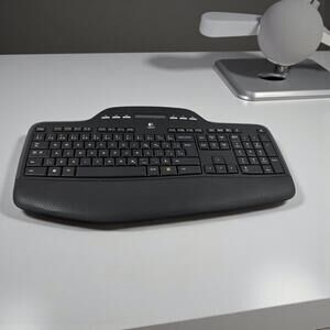 Logitech MK700 / MK710 Ergonomic Wireless Keyboard /  Comfort Wave Design